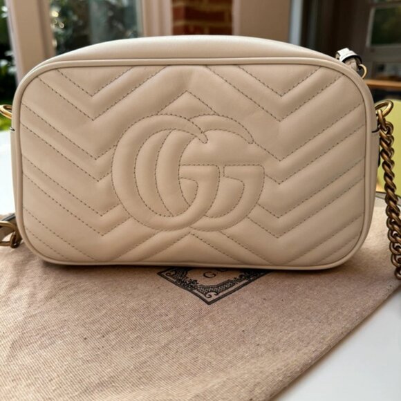 Gucci GG Marmont Small Shoulder Bag - Picture 4 of 10